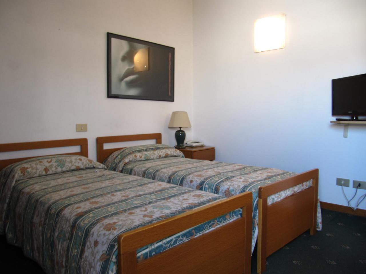Hotel Rizzi Monticello Conte Otto Buitenkant foto