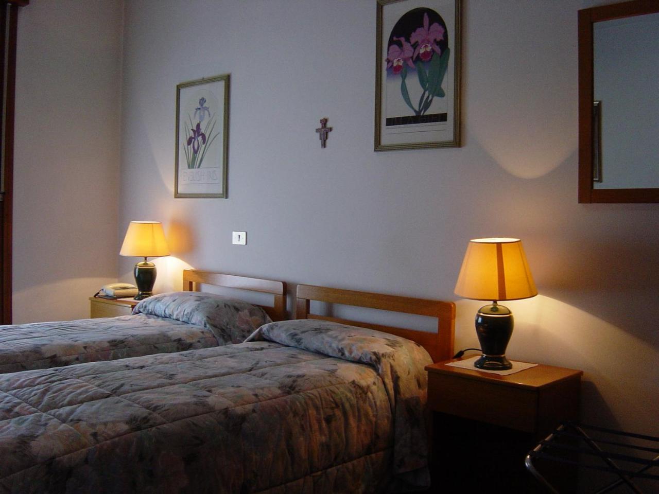 Hotel Rizzi Monticello Conte Otto Buitenkant foto