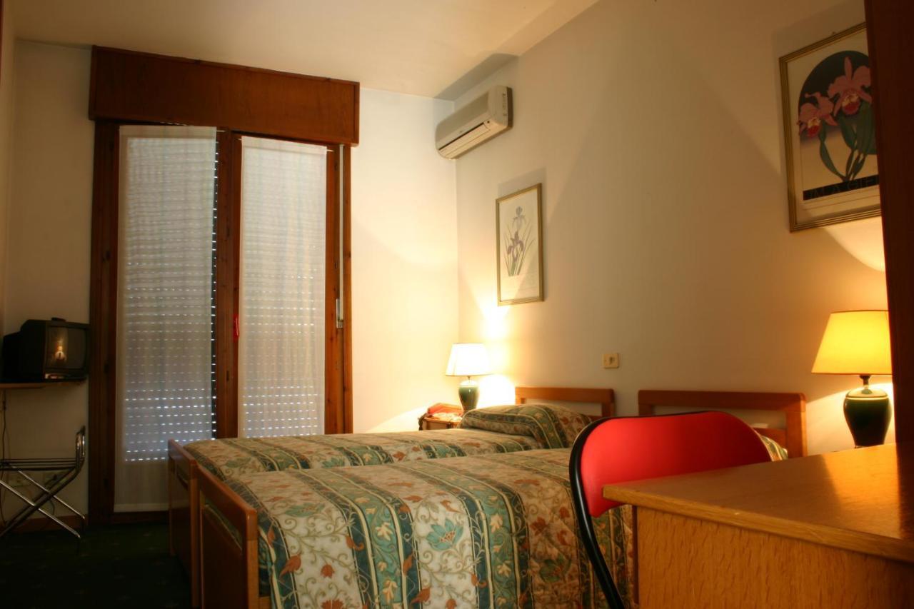 Hotel Rizzi Monticello Conte Otto Buitenkant foto
